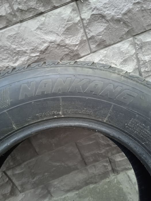 Продам.2ш235/65.R16C*зима