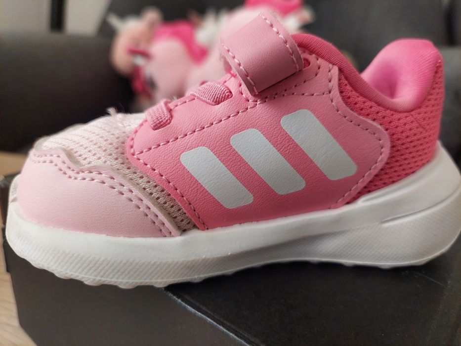 Adidasi bebelusi Adidas