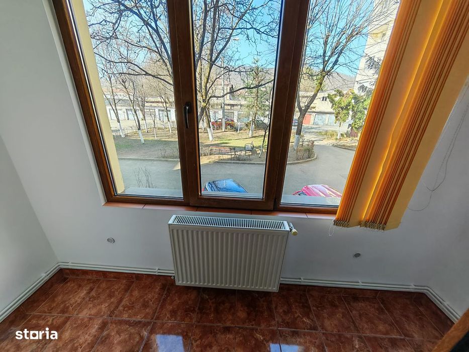 Victoriei zona Vivo 3 camere , decomandat cu garaj sub bloc