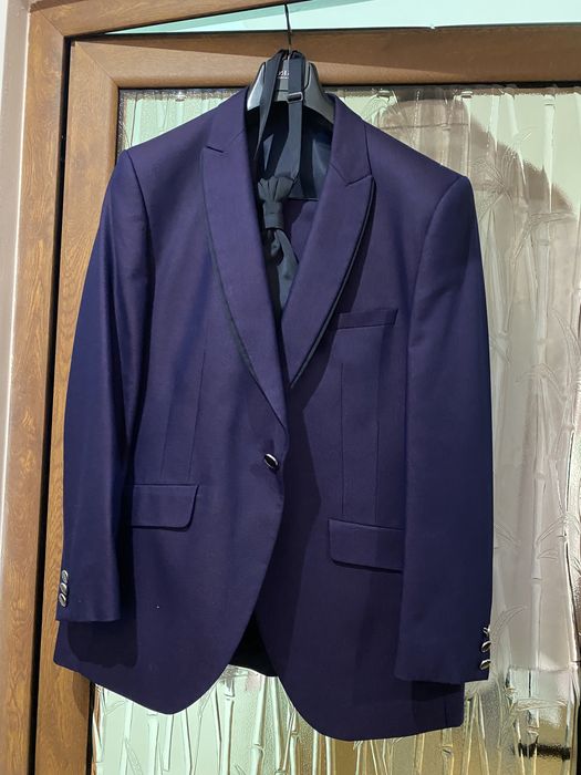 Vând costum mire