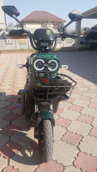 Продам танк зеленый