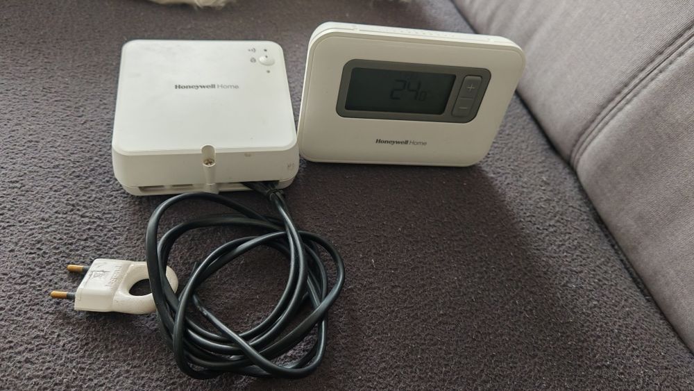 Termostat de ambient pentru centrala, wireless, Honeywell T3R, programabil, digital