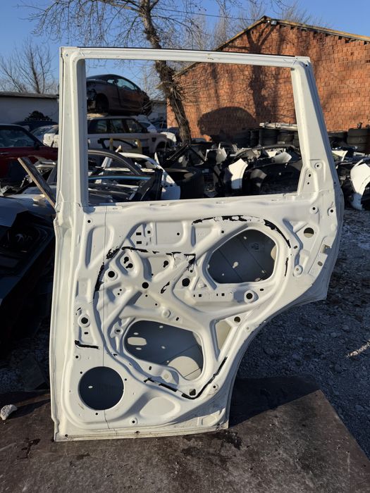 Врата Suzuki Vitara 3