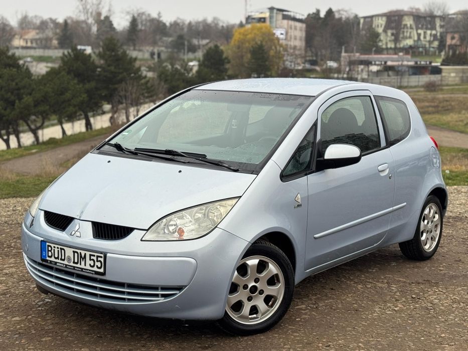 Vând Mitsubishi colt