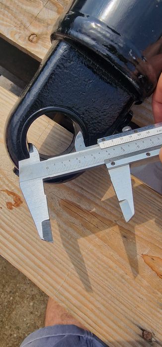 Cilindru hidraulic lungime 710 mm 71 cm inchis tija 50 mm grosime diam
