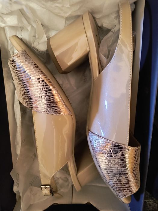 Vând trei perechi de pantofi de piele de ocazie - împreună sau separat