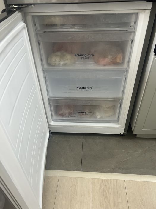 Продам холодильник LG!