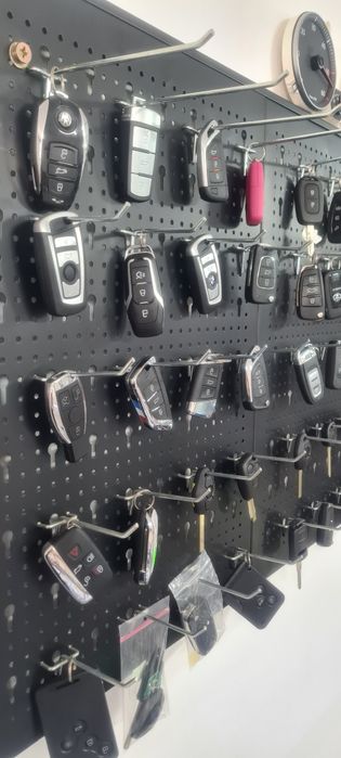 Chei auto cu cip și telecomandă