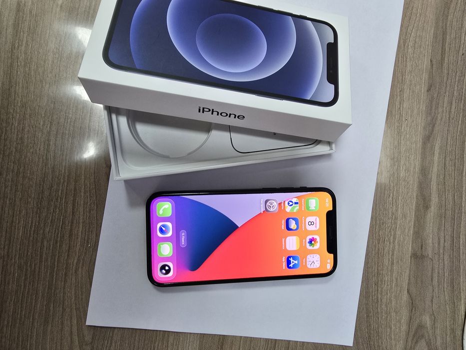 Продам  IPhone 12