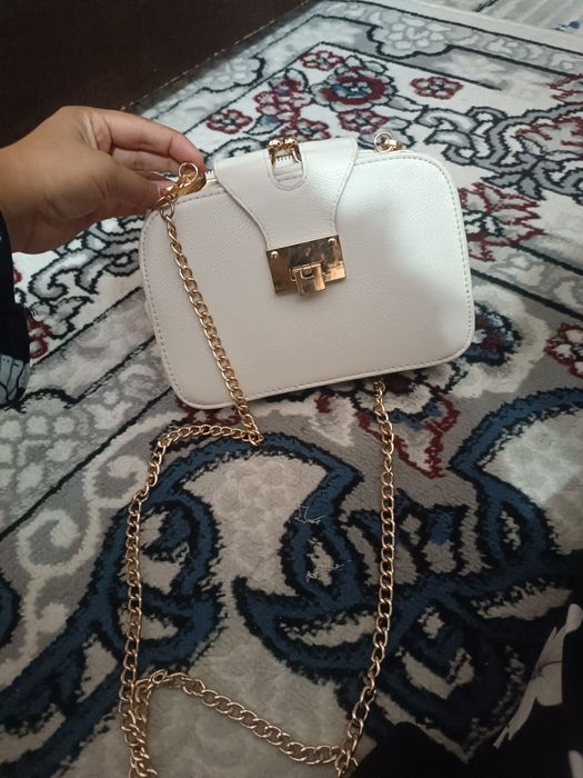 Narxi 100 ming Qarshi shahar