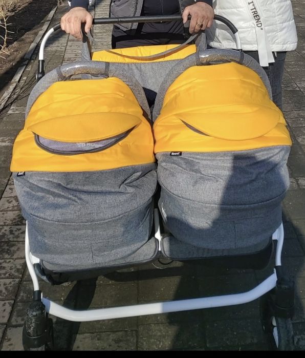 Коляска для двойни