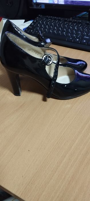 Туфли продам срочно