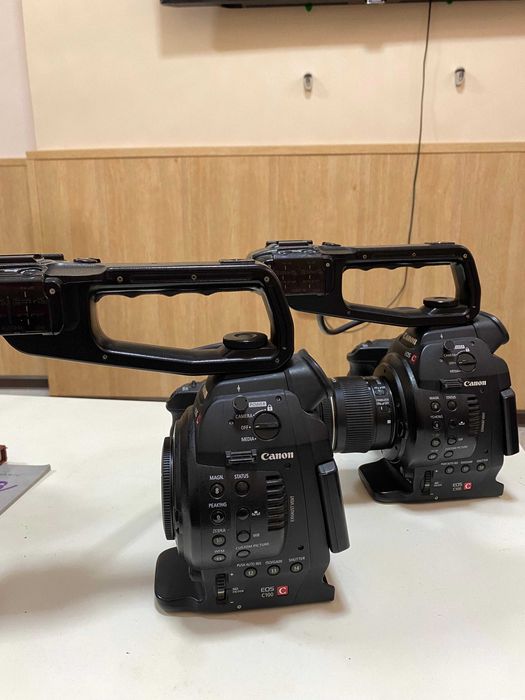 Продам видеокамеру Canon C-100