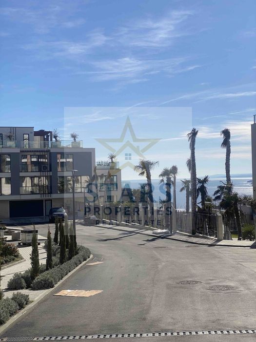 Продажба 3-стаен гр. Варна - Свети Никола 200m²