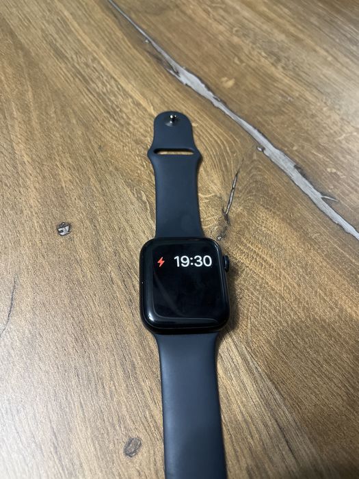 Часовник епъл уоч