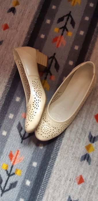 Vand pantofi dama eleganti