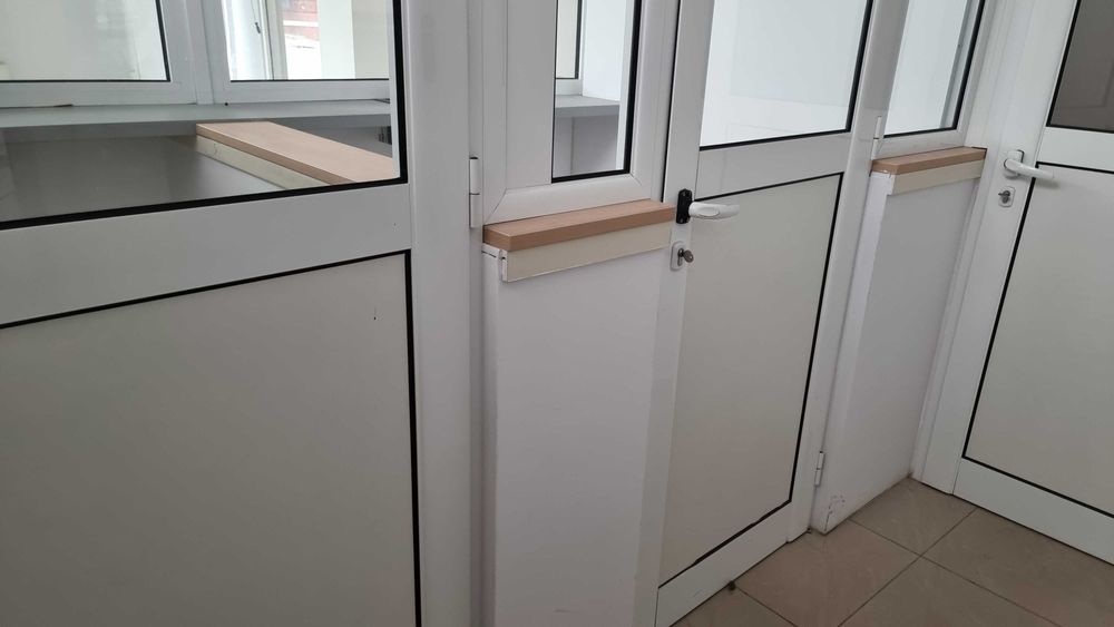 Продава се Офис в Разград, Център - 1358 кв.м за 564 €/кв.м - Снимка #3