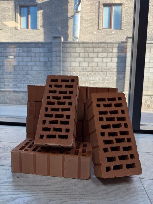 Керамический красный кирпич