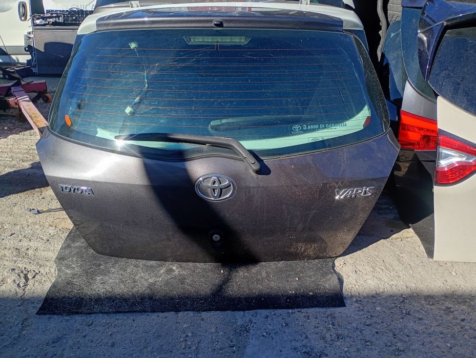 Haion Toyota Yaris an de fabricație 2009