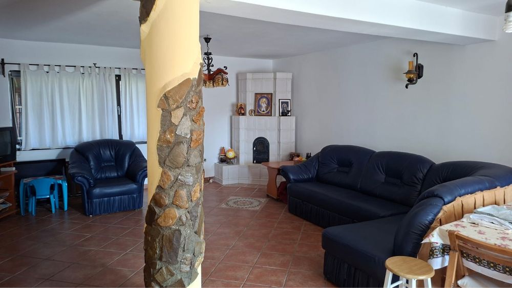 Inchiriez vila Poienari(Roman) 100 mp + teren 4000 mp