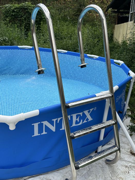 продаю лестницу срочно