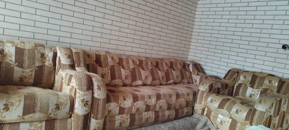 Yumshoq mebel sotiladi