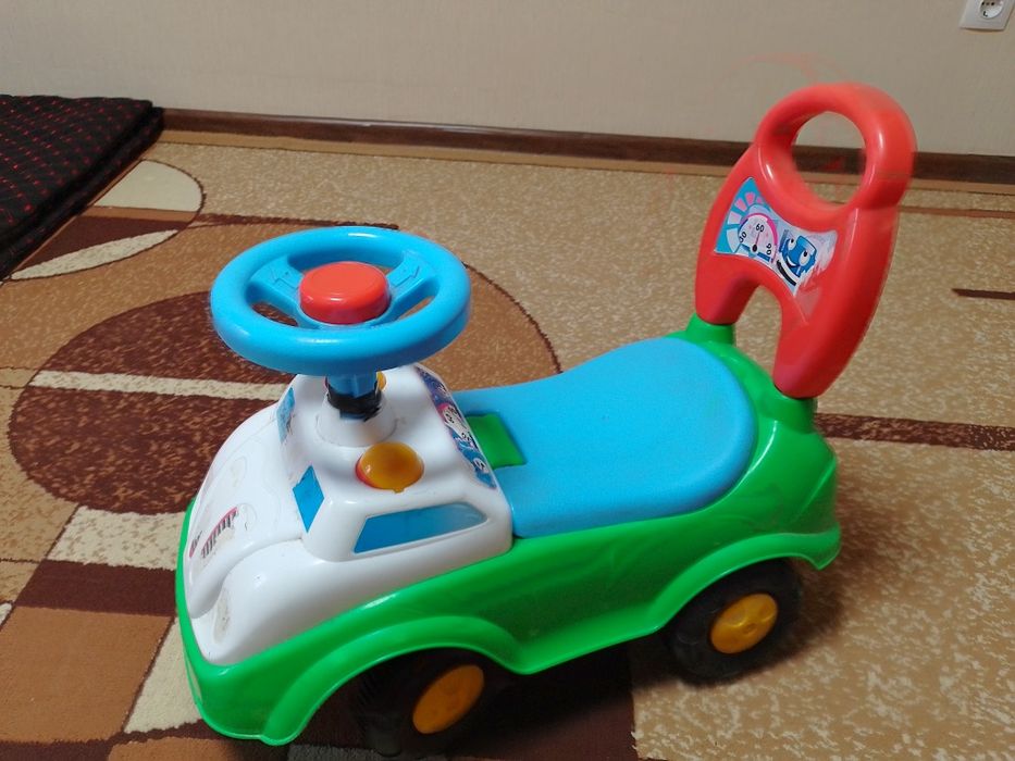 Машинка детская  б/у