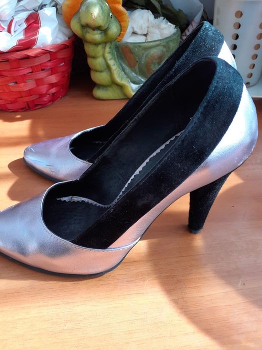 Vand pantofi piele naturala dama