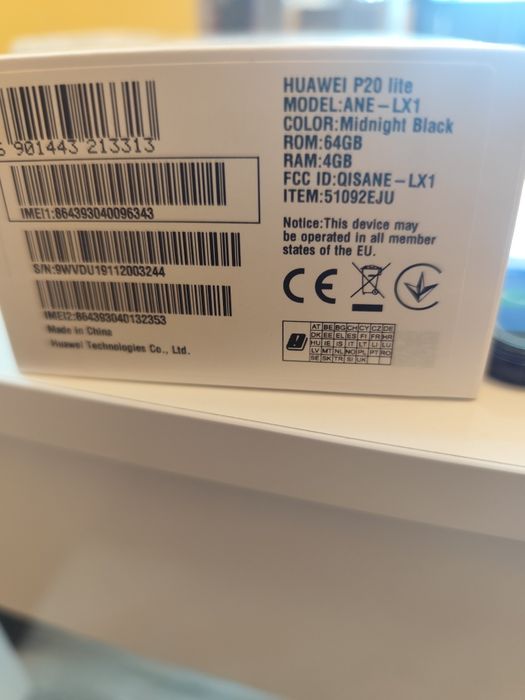 Смартфон Huawei P20 Lite