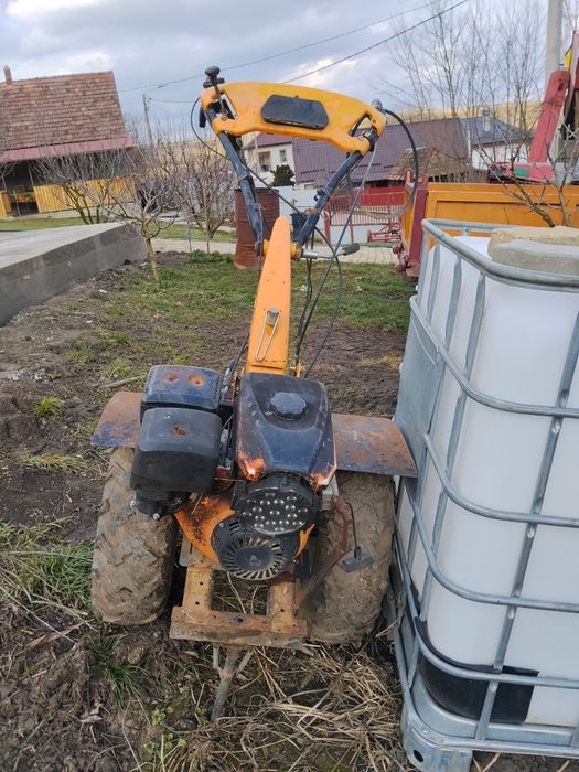 Vând motocultor Ruris
