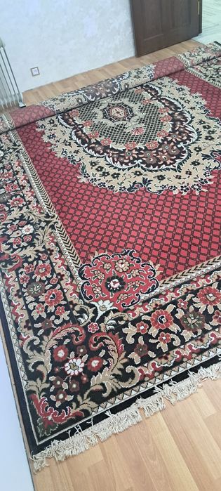 Гилам сотилади , продаётся ковер