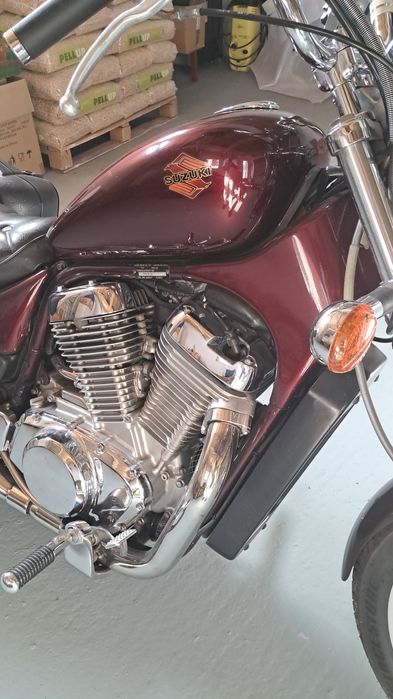 Motocicleta Suzuki Intruder 750