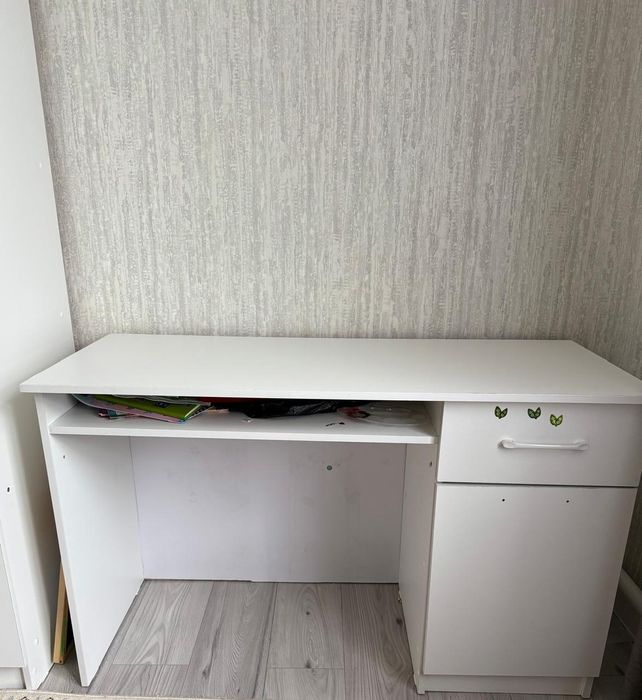 Продам письменный стол