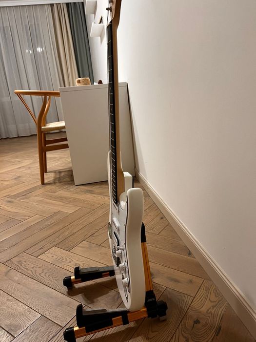 Продам Элеткро гитару