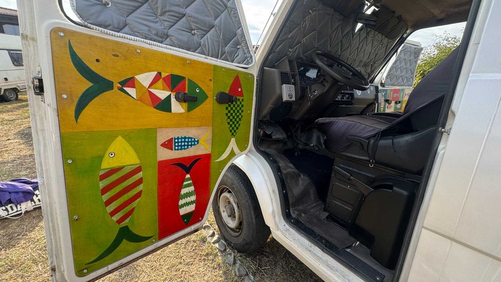 Кемпер Peugeot J5 REIMO 2. 5 чист дизел 74 к. с 1990г.