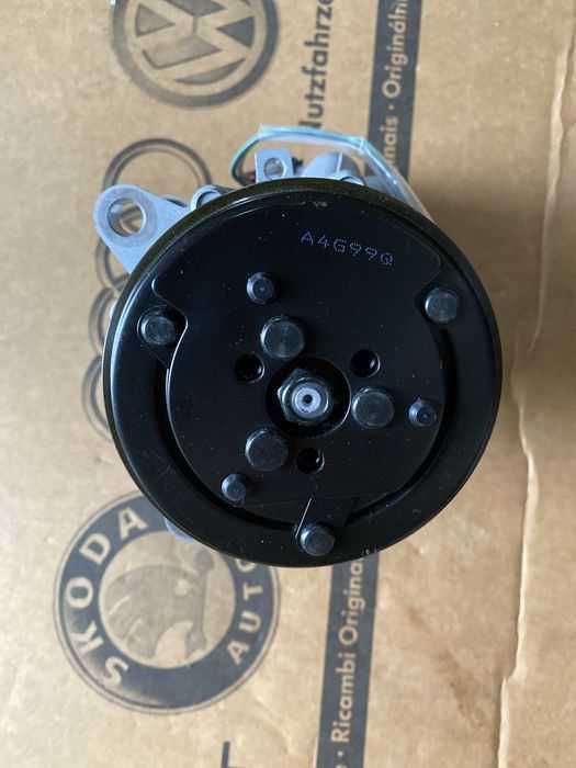 Compresor Vw Polo/Caddy Skoda Seat 6NO 820 803 A NOU