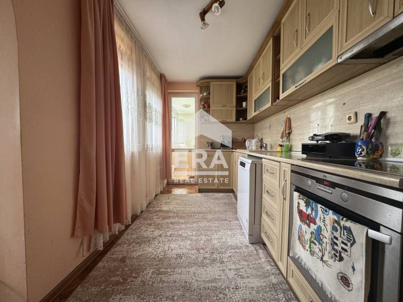 Продава се Тристаен апартамент в Русе, Дружба 2 - 111 кв.м за 1485 €/кв.м - Снимка #1