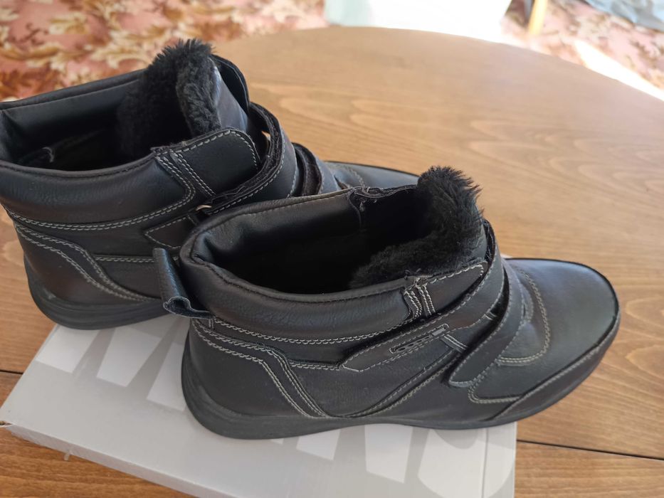 Продавам мъжки боти