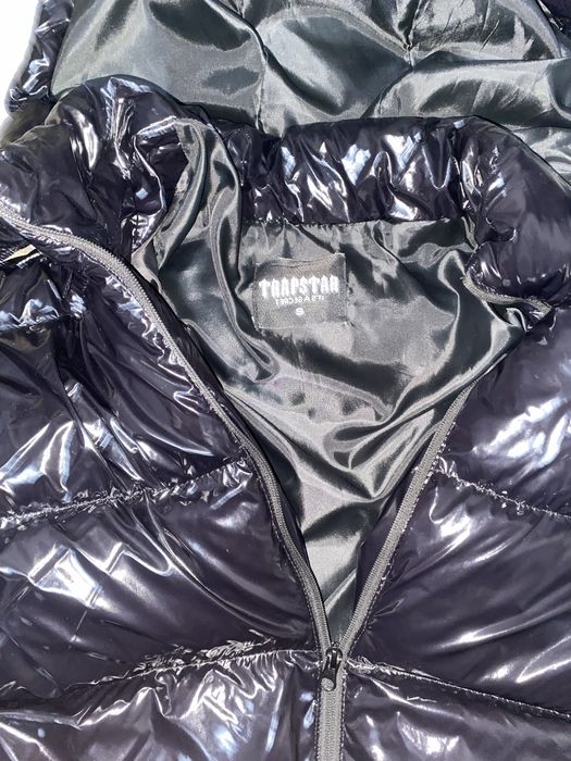 Geaca trapstar lucioasa