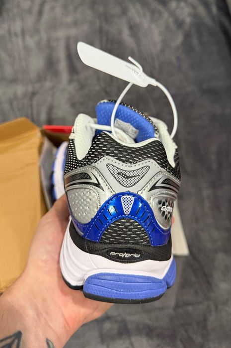 Saucony кроссовки