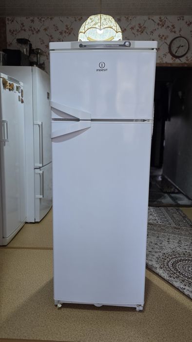 Продается Холодильник Indesit