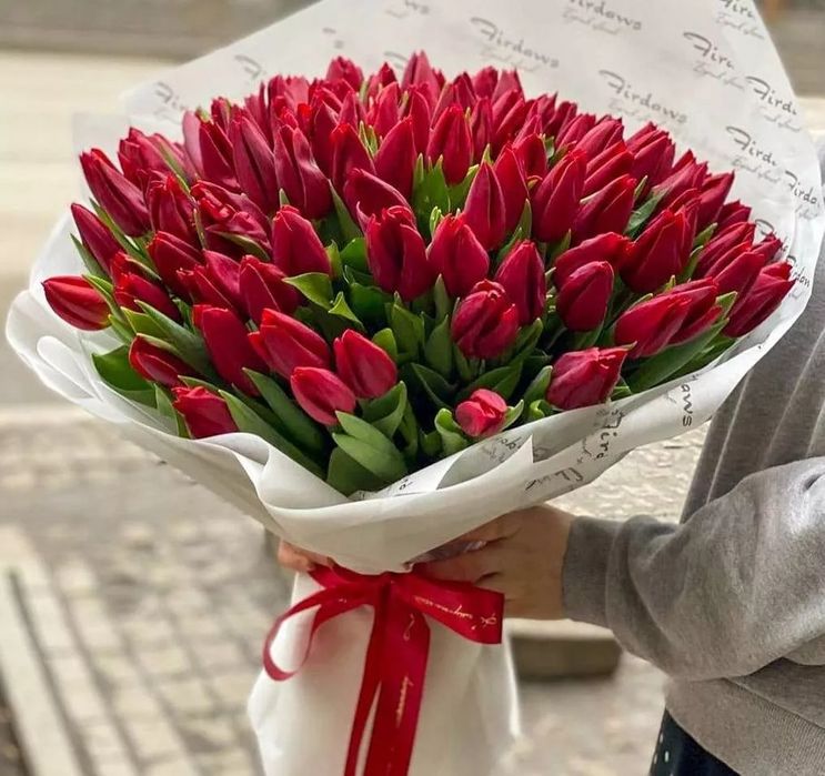 Тюльпаны свежие.