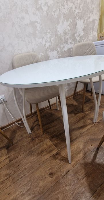 Продается круглый стол