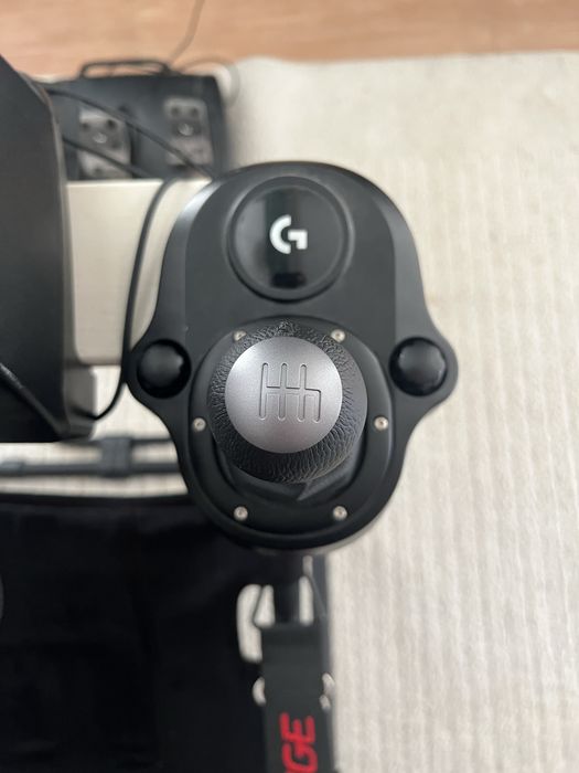 Set Racing Logitech G29 + schimbător + pedale + scaun Playseat