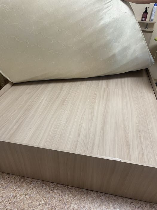 Продам кровать 160*200