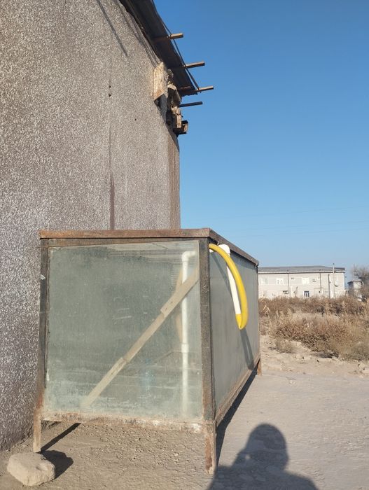 Akvarium sotiladi narxini kelishamiz