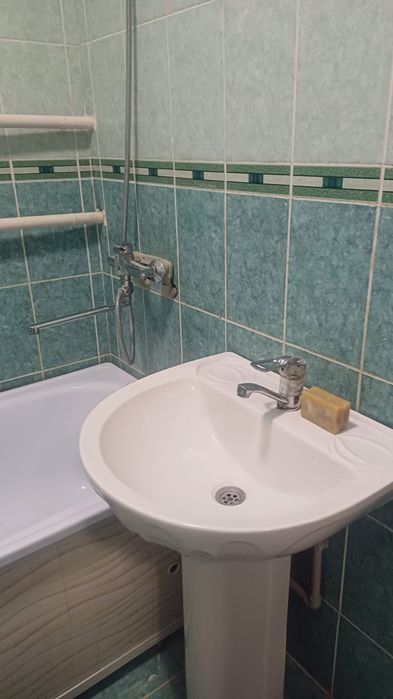 Сдам 3 комн квартиру в 4 мкр