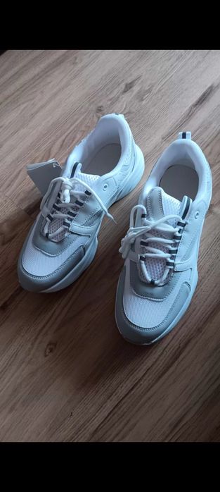 Маратонки унисекс 43 размер