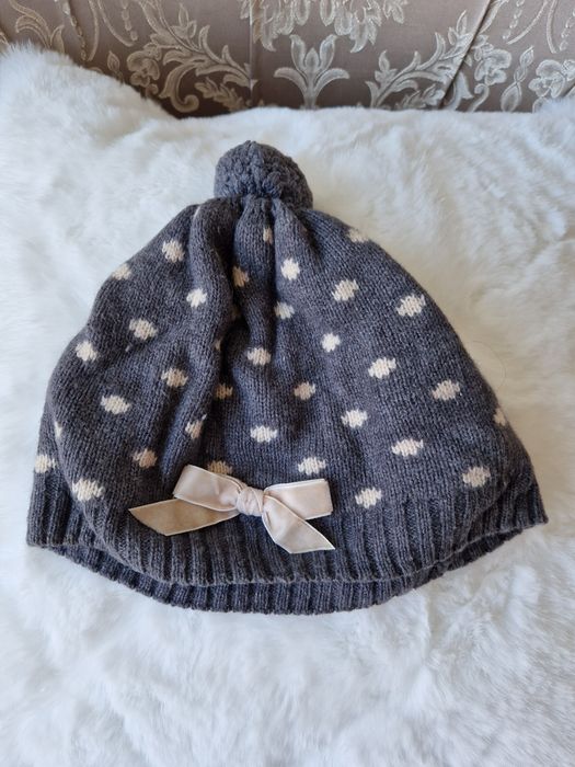 Лот шапки за момиче