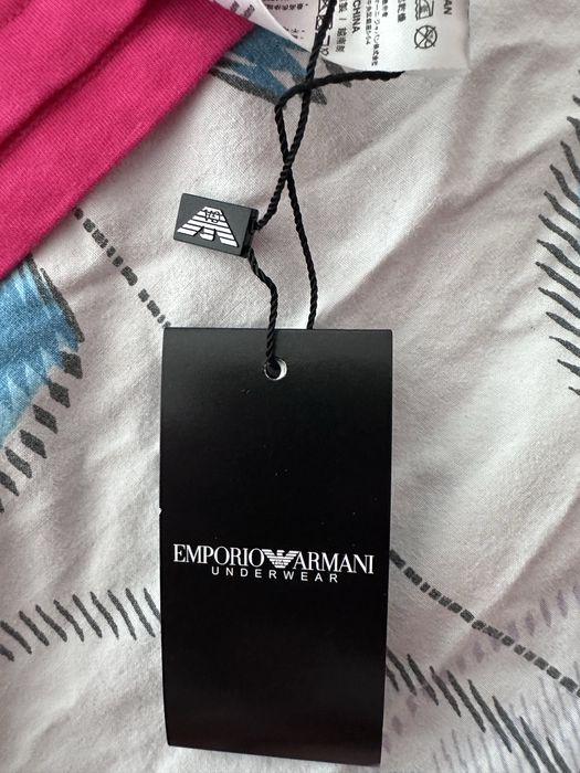 Чисто ново тениска Emporio Armani!